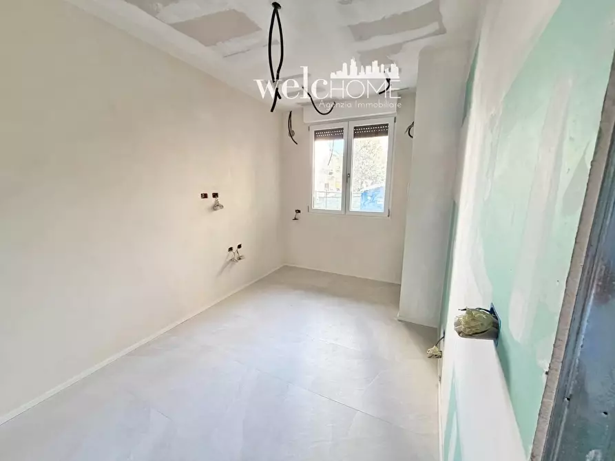 Immagine 10 di Appartamento in vendita  a Campi Bisenzio