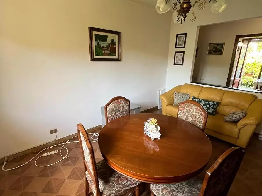 Immagine 4 di Appartamento in vendita  a Massa