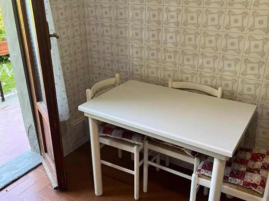Immagine 10 di Appartamento in vendita  a Massa