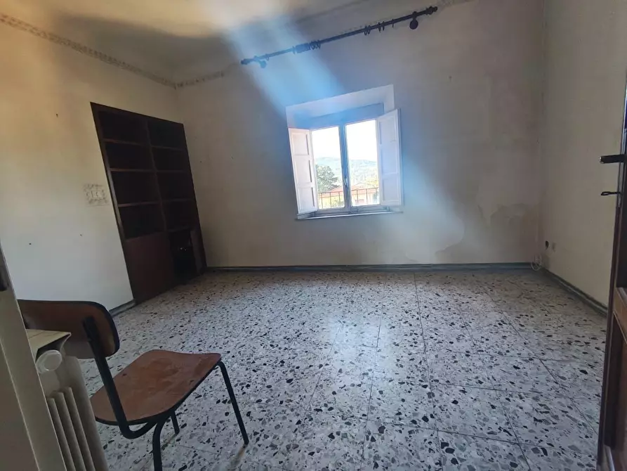 Immagine 20 di Appartamento in vendita  a Lucca