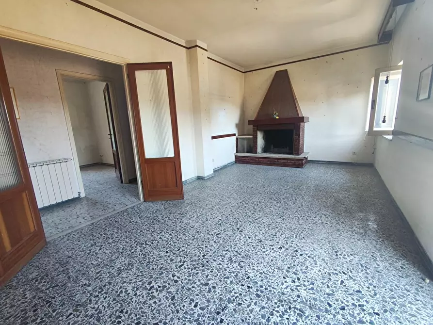 Immagine 1 di Appartamento in vendita  a Lucca