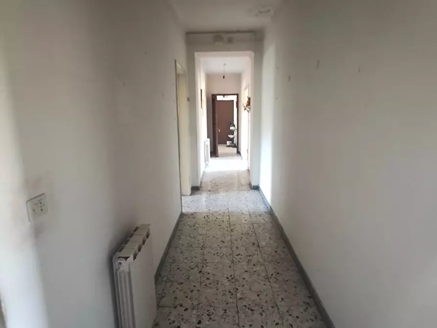 Immagine 14 di Appartamento in vendita  a Lucca
