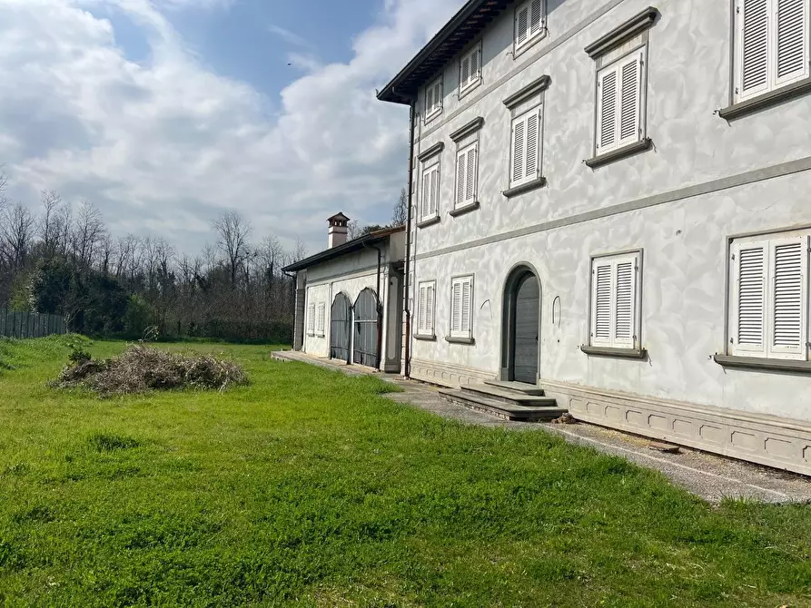 Immagine 3 di Villa in vendita  a Santa Maria A Monte