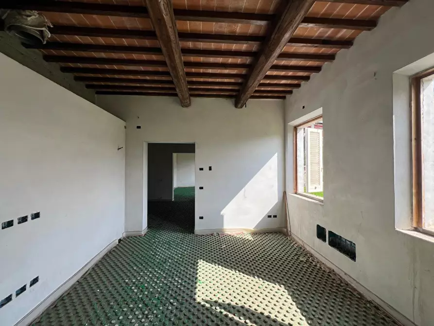 Immagine 39 di Villa in vendita  a Santa Maria A Monte