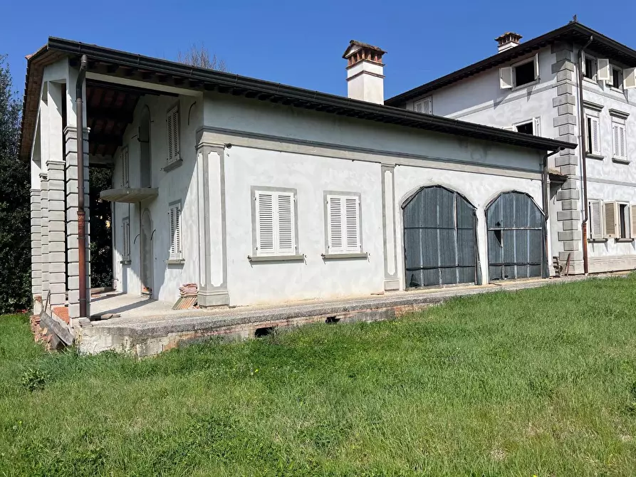 Immagine 52 di Villa in vendita  a Santa Maria A Monte