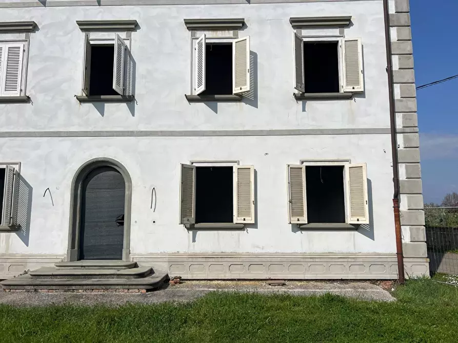 Immagine 49 di Villa in vendita  a Santa Maria A Monte