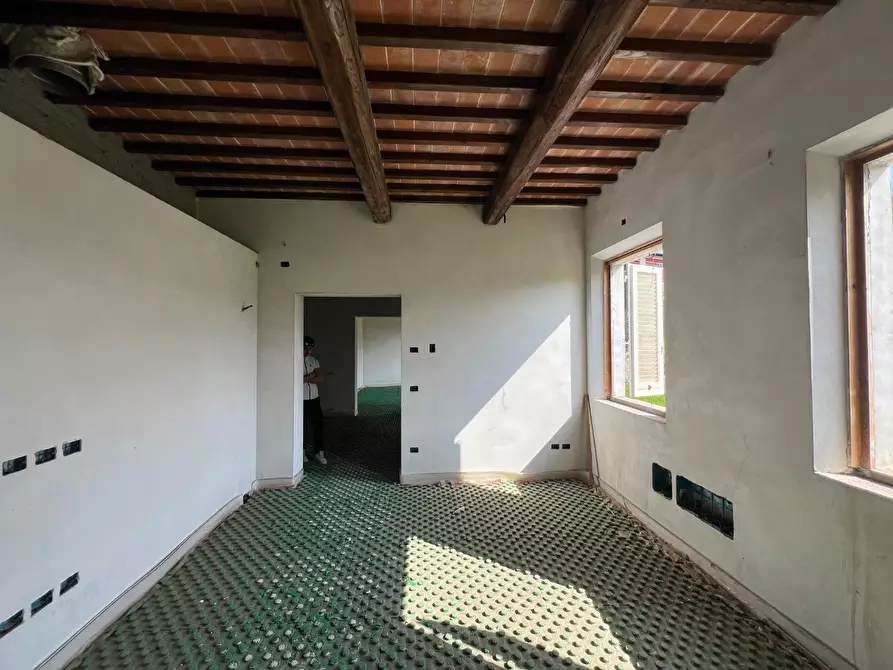 Immagine 40 di Villa in vendita  a Santa Maria A Monte