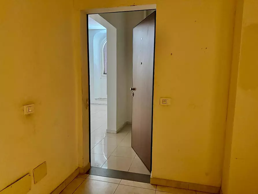 Immagine 2 di Appartamento in vendita  a Livorno