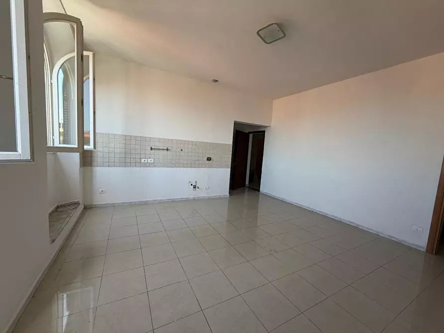 Immagine 5 di Appartamento in vendita  a Livorno