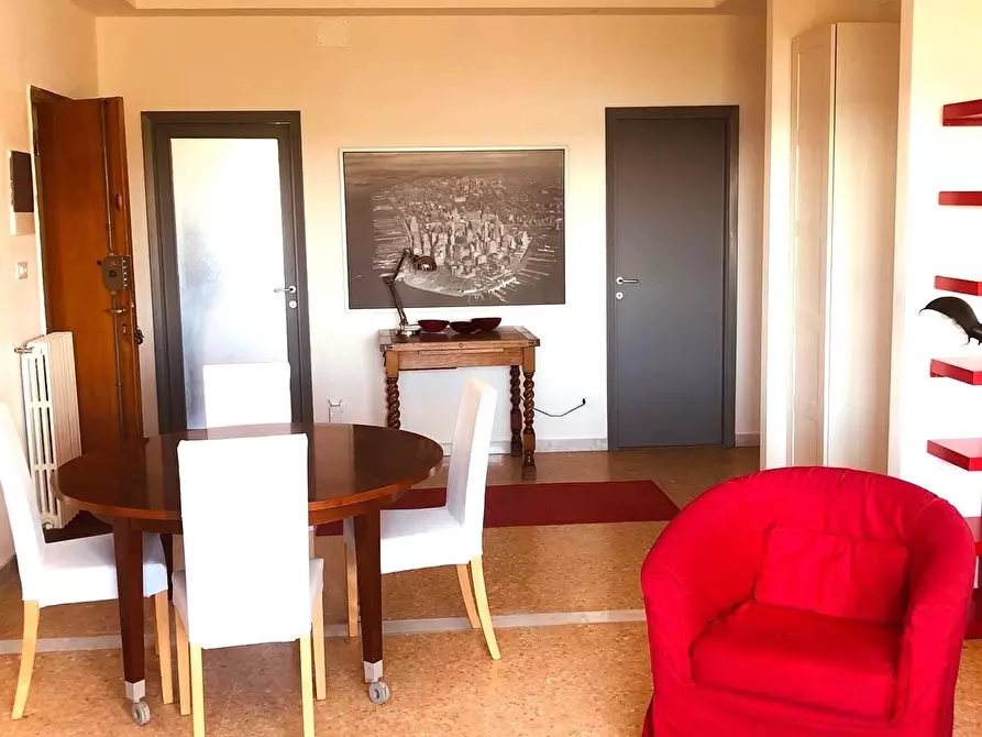 Immagine 2 di Appartamento in affitto  a Carrara