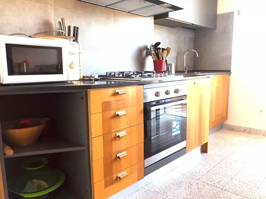 Immagine 7 di Appartamento in affitto  a Carrara
