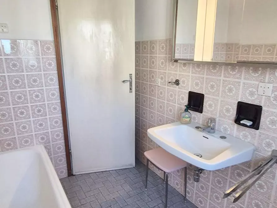 Immagine 105 di Casa bifamiliare in vendita  a Viareggio