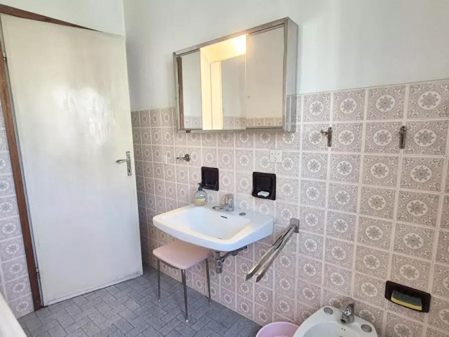 Immagine 106 di Casa bifamiliare in vendita  a Viareggio