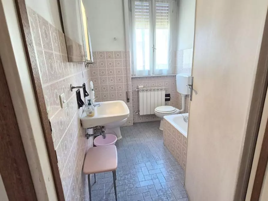 Immagine 98 di Casa bifamiliare in vendita  a Viareggio