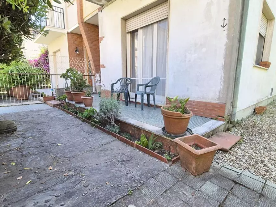 Immagine 6 di Casa bifamiliare in vendita  a Viareggio