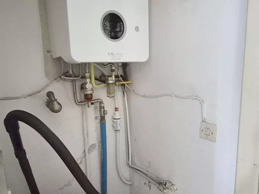 Immagine 39 di Casa bifamiliare in vendita  a Viareggio