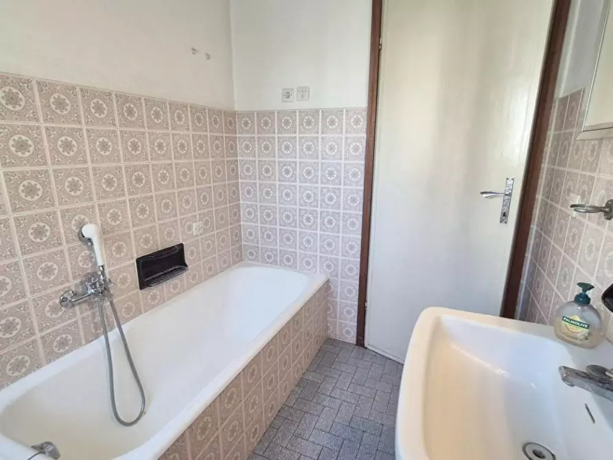 Immagine 104 di Casa bifamiliare in vendita  a Viareggio