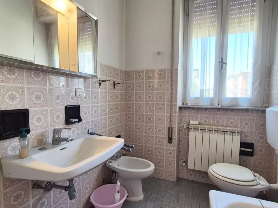 Immagine 101 di Casa bifamiliare in vendita  a Viareggio