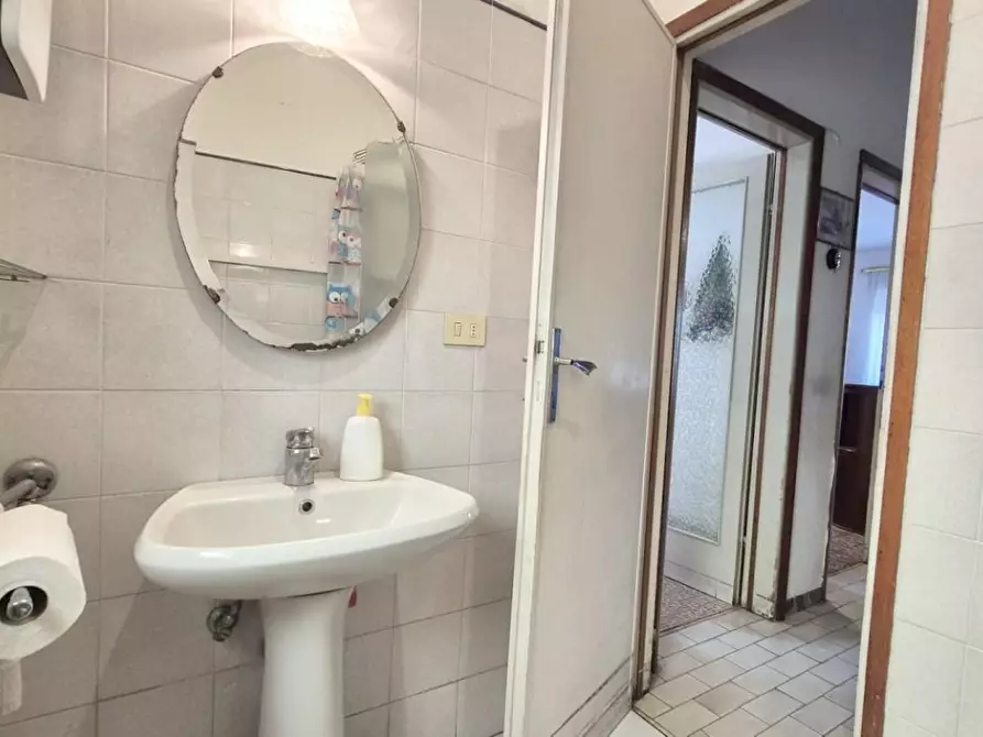 Immagine 46 di Casa bifamiliare in vendita  a Viareggio