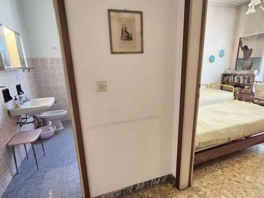 Immagine 97 di Casa bifamiliare in vendita  a Viareggio