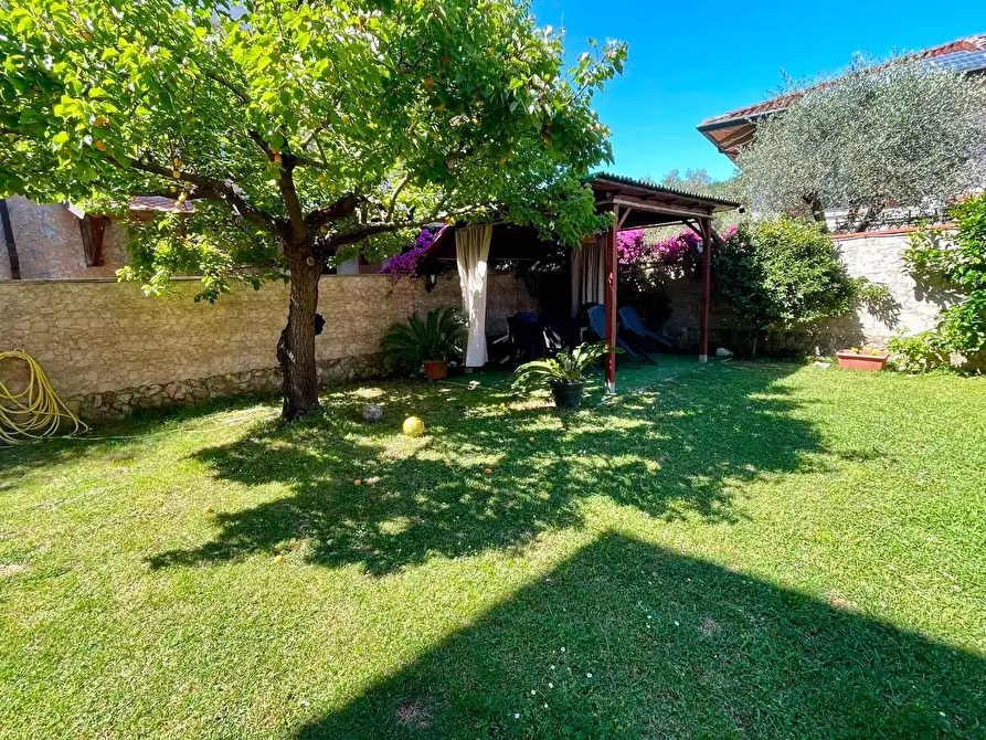 Immagine 3 di Casa semindipendente in vendita  a Carrara