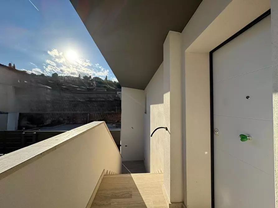 Immagine 2 di Appartamento in vendita  a Capraia E Limite