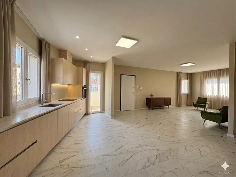 Immagine 5 di Appartamento in vendita  a Capraia E Limite