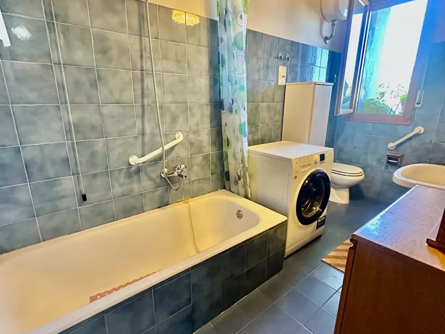 Immagine 27 di Appartamento in vendita  a Carrara