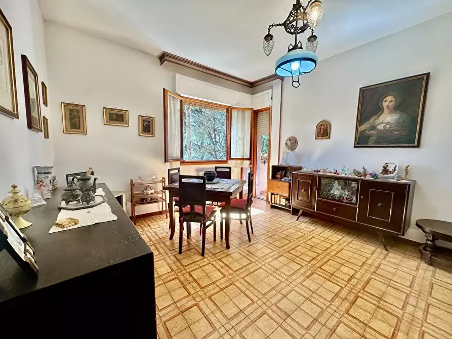 Immagine 13 di Appartamento in vendita  a Carrara