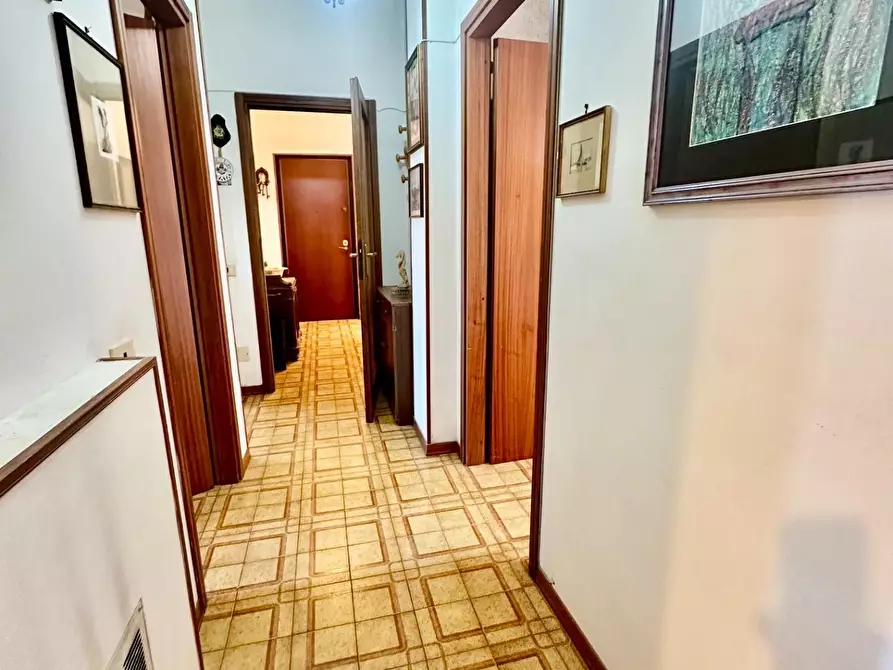 Immagine 30 di Appartamento in vendita  a Carrara