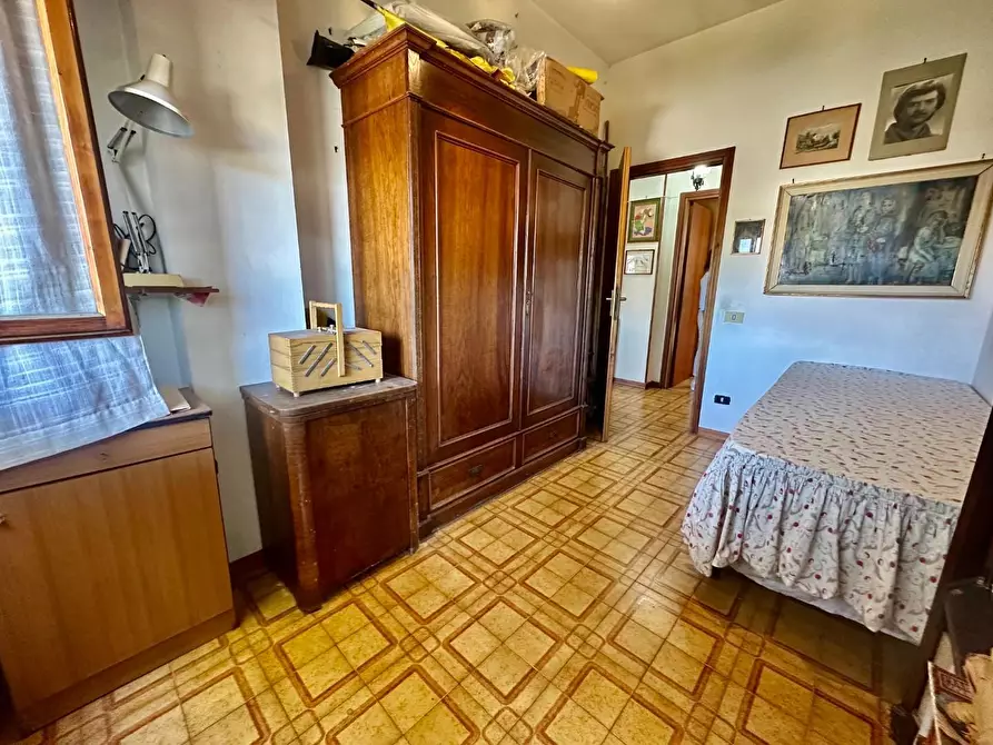 Immagine 26 di Appartamento in vendita  a Carrara