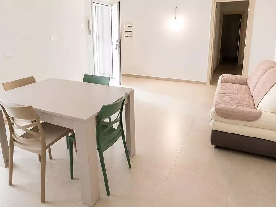 Immagine 2 di Appartamento in affitto  a Cascina