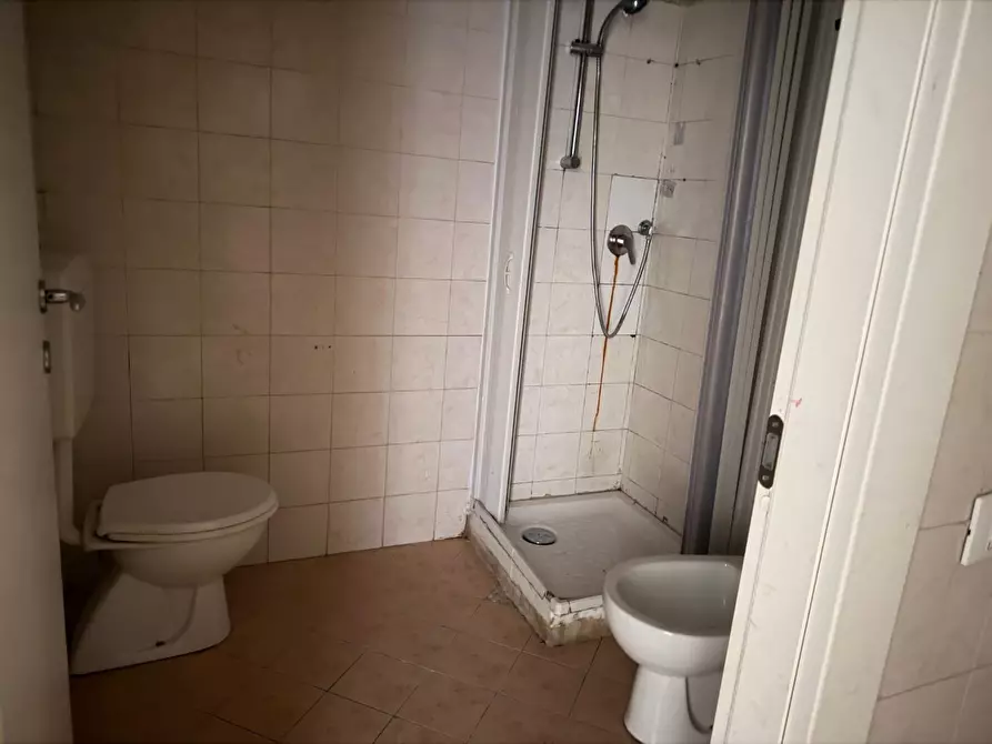 Immagine 9 di Appartamento in vendita  a Livorno