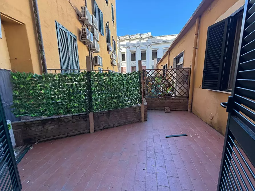 Immagine 1 di Appartamento in vendita  a Livorno