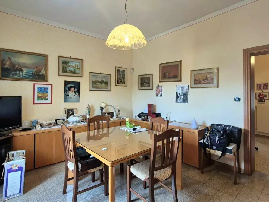 Immagine 4 di Appartamento in vendita  a Lucca