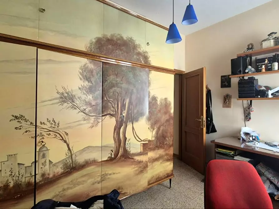 Immagine 16 di Appartamento in vendita  a Lucca