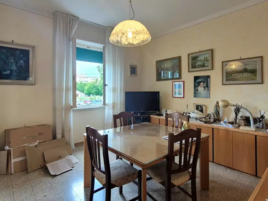 Immagine 3 di Appartamento in vendita  a Lucca