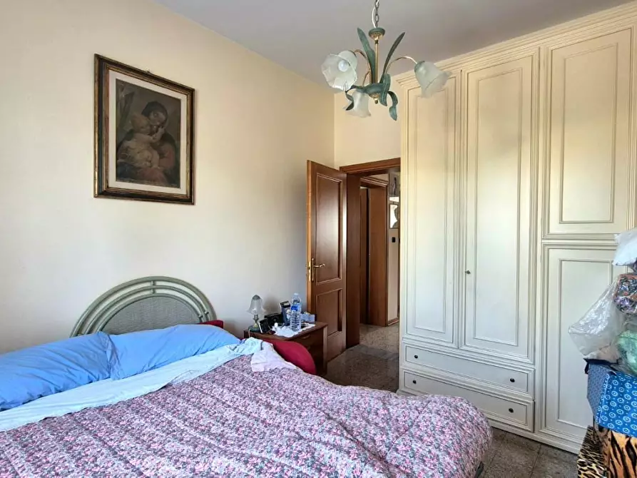 Immagine 14 di Appartamento in vendita  a Lucca