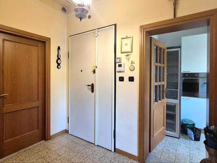 Immagine 6 di Appartamento in vendita  a Lucca