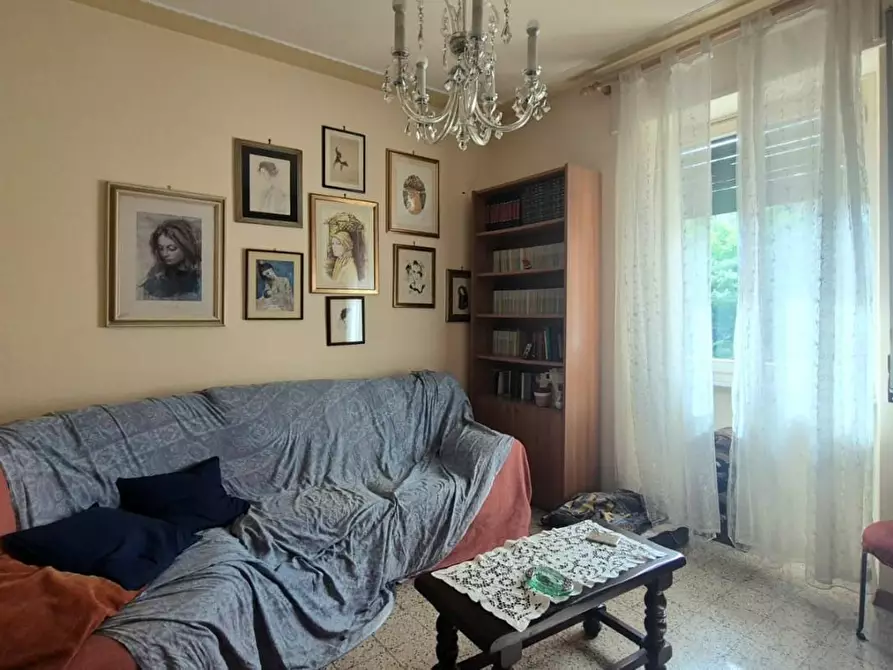 Immagine 2 di Appartamento in vendita  a Lucca
