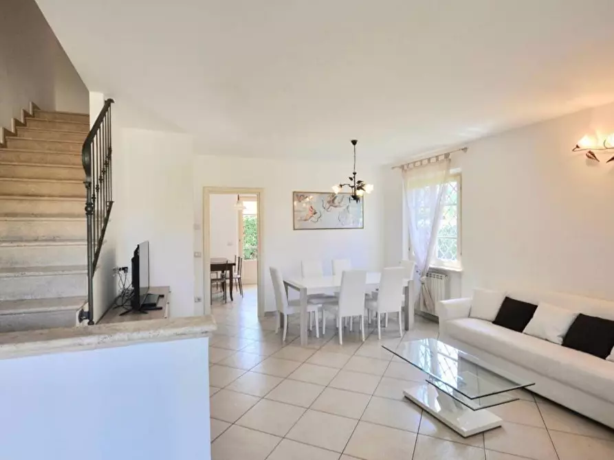 Immagine 10 di Villetta a schiera in vendita  a Forte Dei Marmi