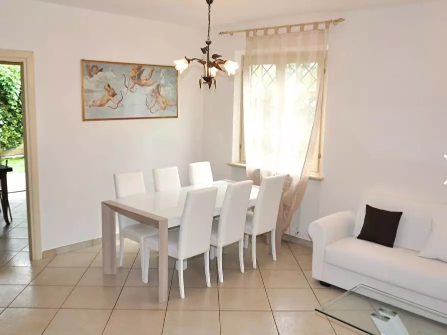 Immagine 9 di Villetta a schiera in vendita  a Forte Dei Marmi