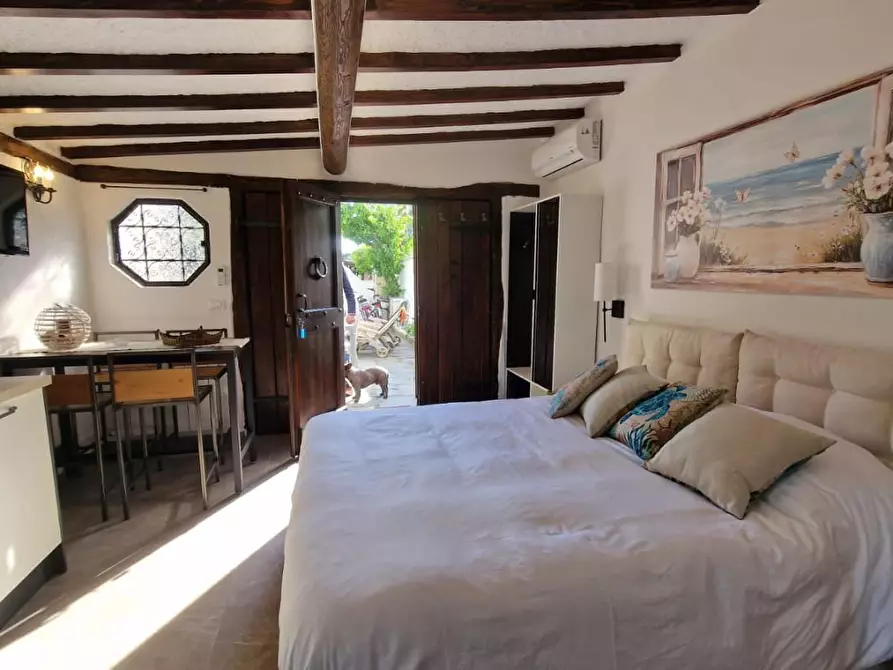 Immagine 18 di Casa bifamiliare in vendita  a Camaiore