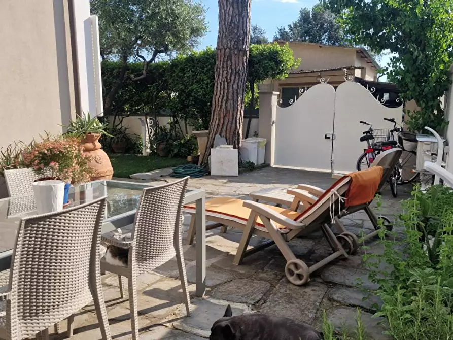 Immagine 24 di Casa bifamiliare in vendita  a Camaiore