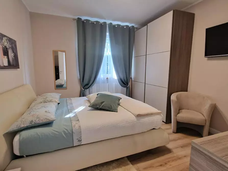 Immagine 11 di Casa bifamiliare in vendita  a Camaiore