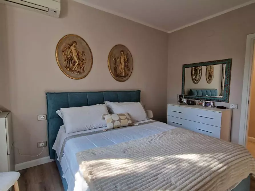 Immagine 8 di Casa bifamiliare in vendita  a Camaiore