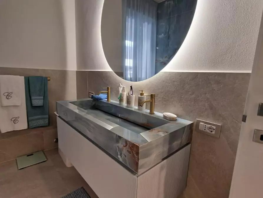 Immagine 15 di Casa bifamiliare in vendita  a Camaiore