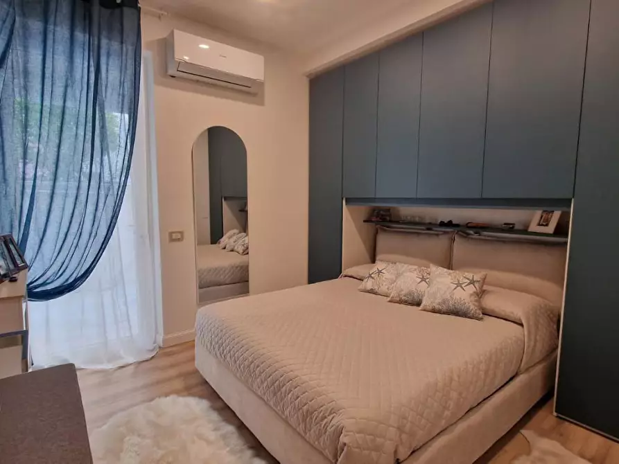 Immagine 10 di Casa bifamiliare in vendita  a Camaiore