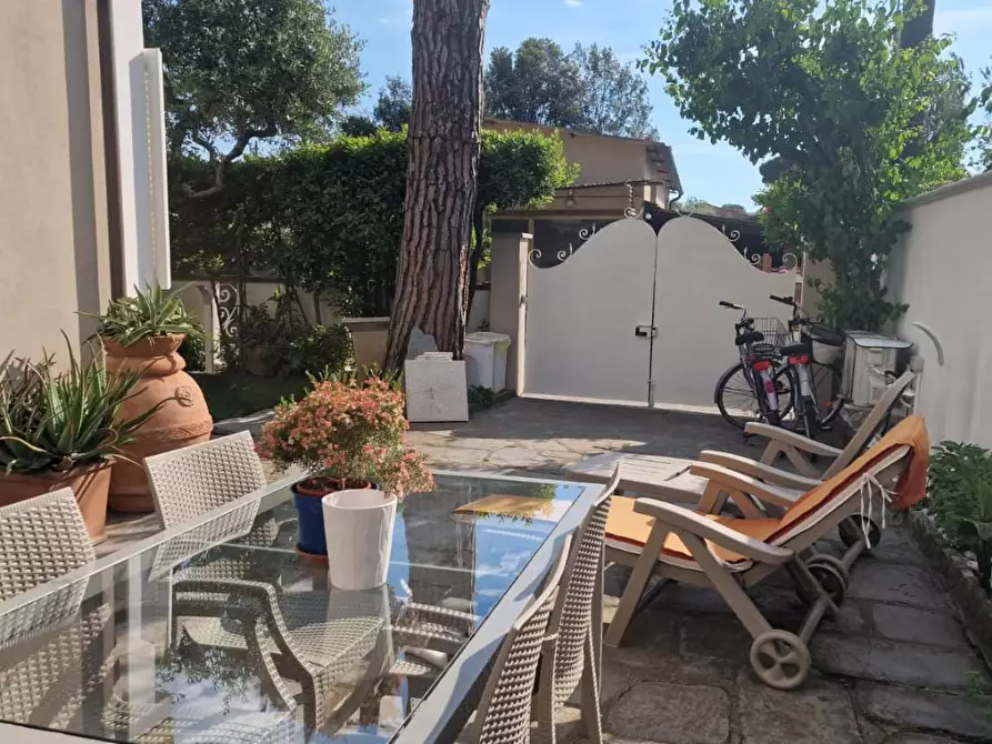Immagine 23 di Casa bifamiliare in vendita  a Camaiore