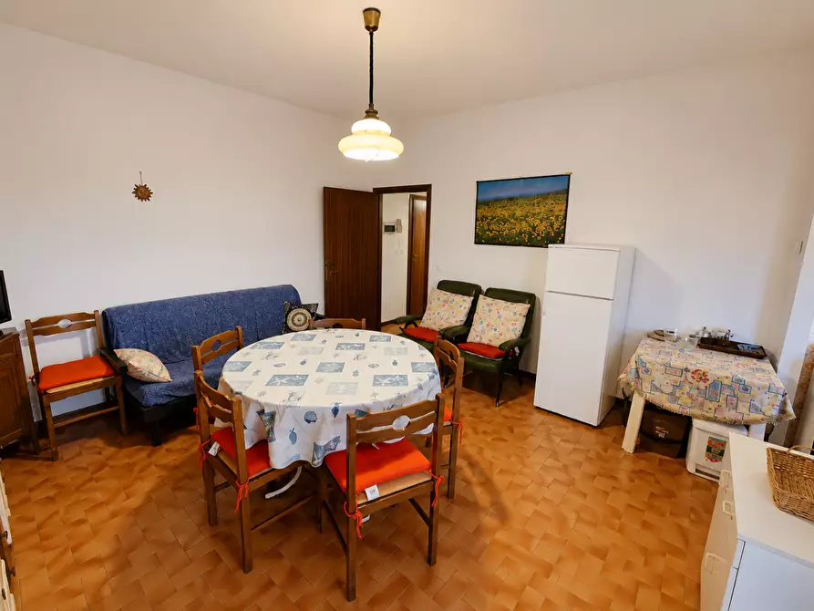 Immagine 2 di Appartamento in vendita  a Montignoso
